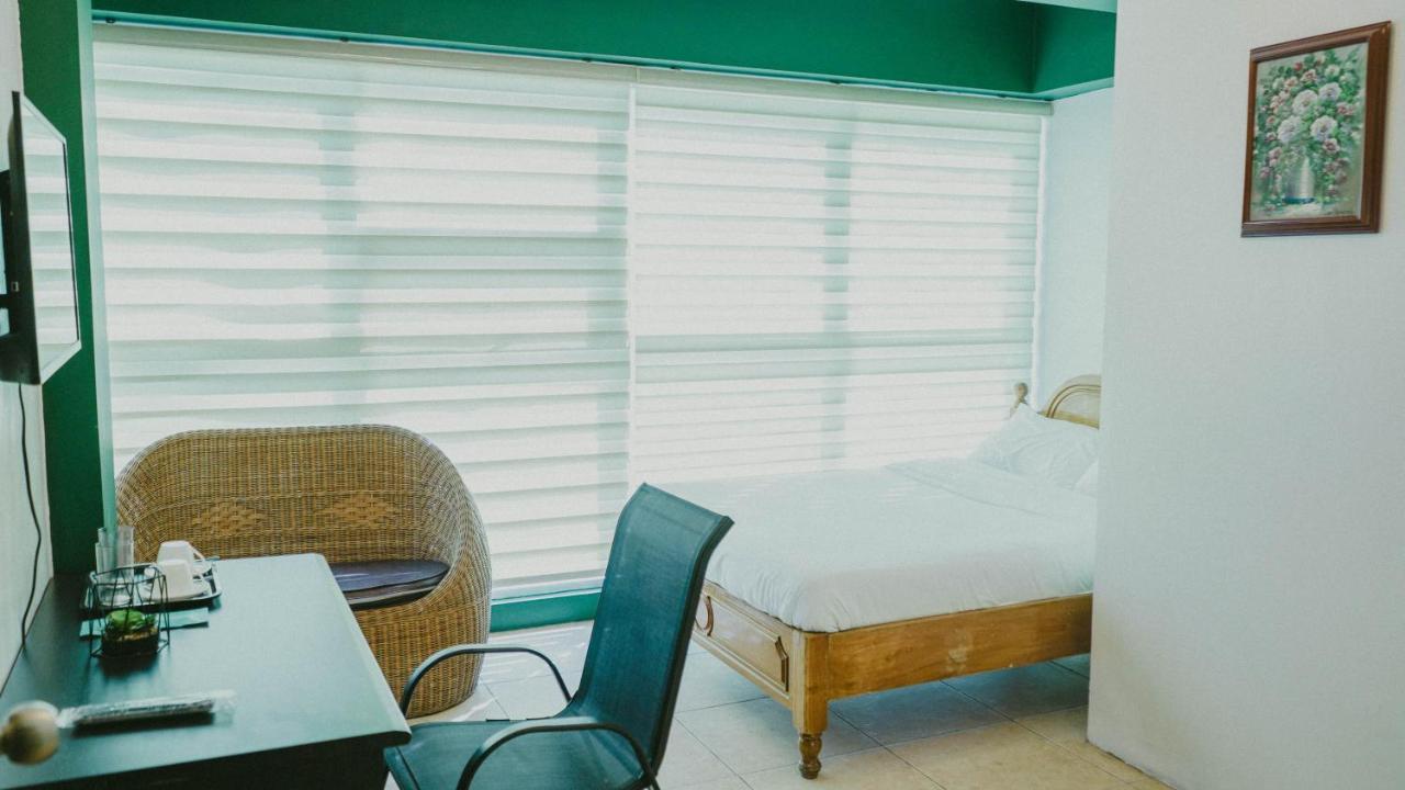 2428 Suites Urdaneta Exterior foto
